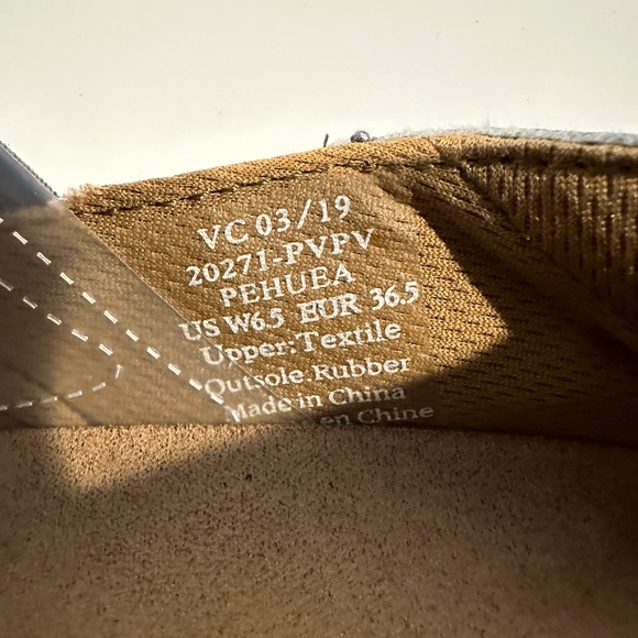 Olukai Pehuea - Dark Gray size 6.5 - Picture 4 of 5